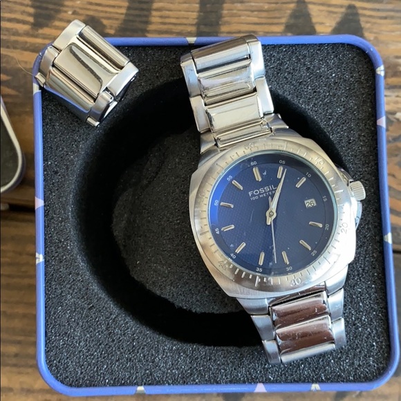 Fossil Watch - Picture 2 of 3